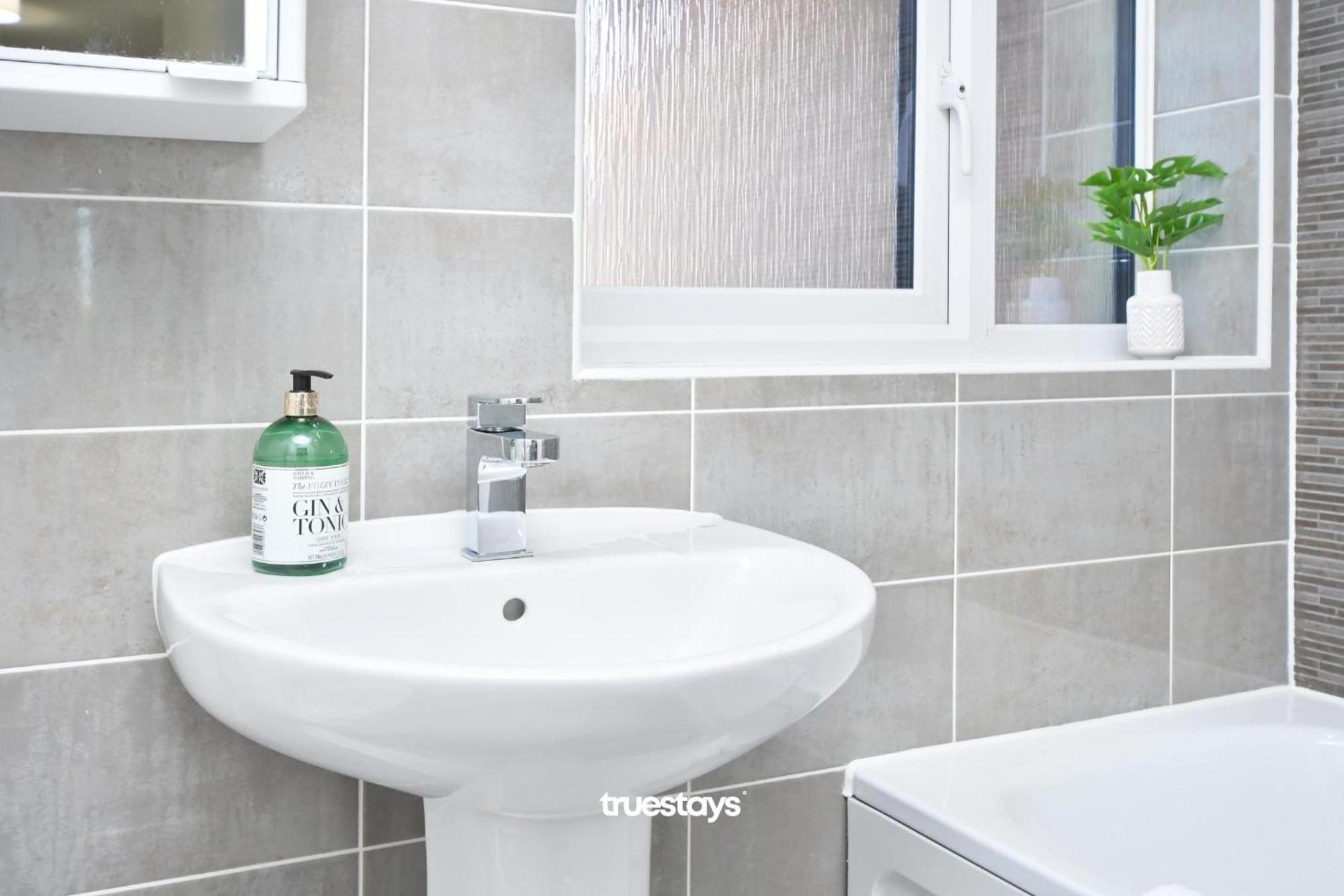 Regal House By True Stays - 3 Bedroom House In Stoke-On-Trent Stoke-on-Trent Exterior foto