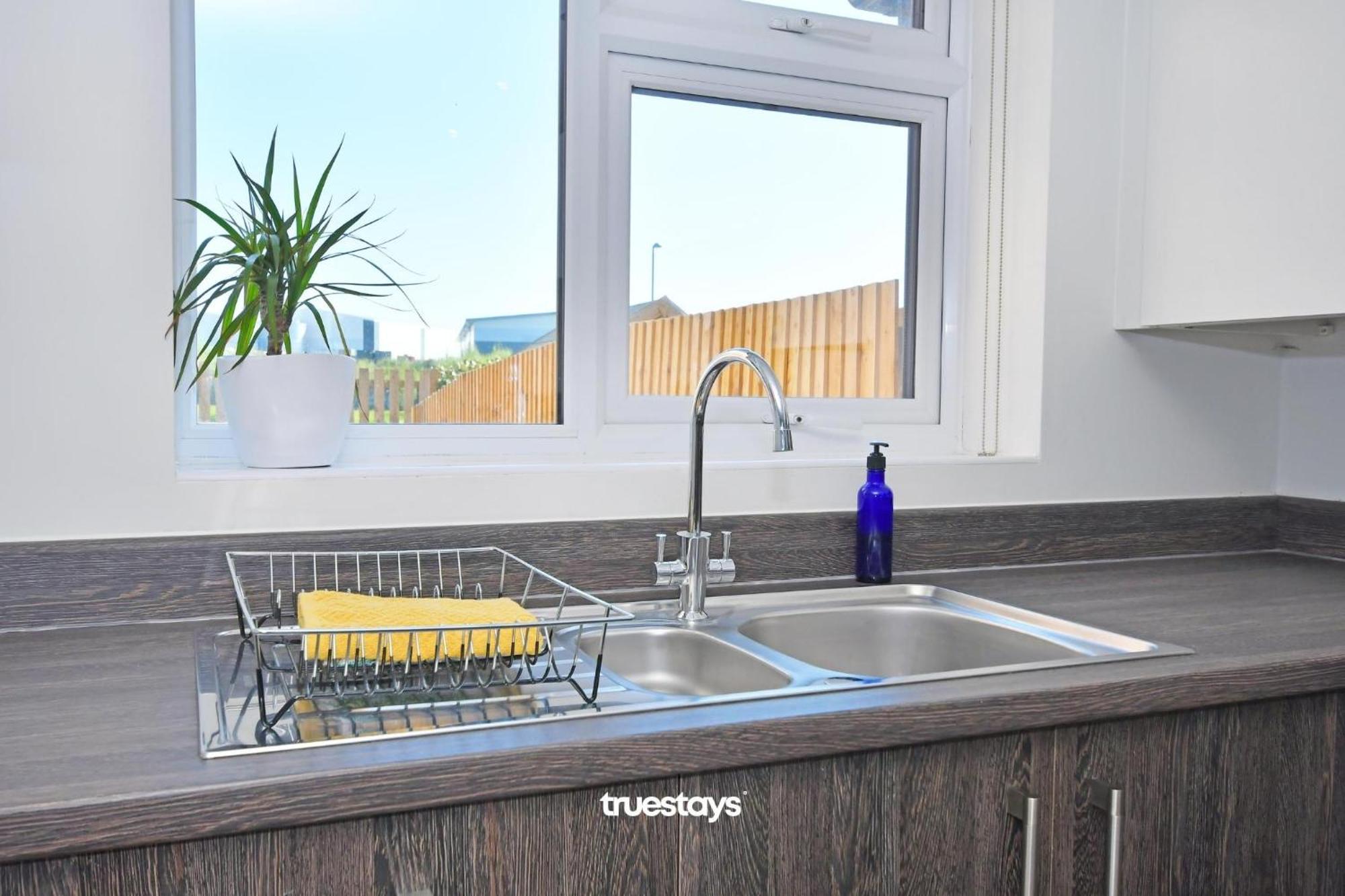 Regal House By True Stays - 3 Bedroom House In Stoke-On-Trent Stoke-on-Trent Exterior foto