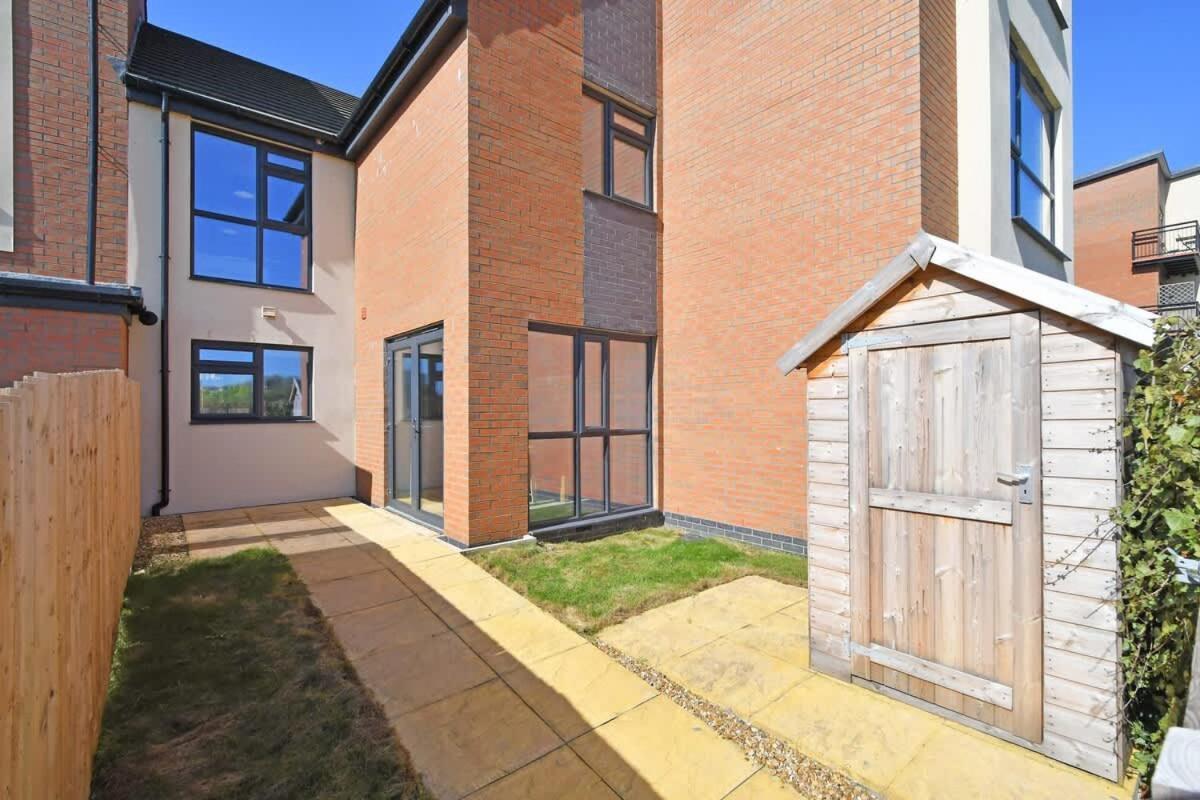 Regal House By True Stays - 3 Bedroom House In Stoke-On-Trent Stoke-on-Trent Exterior foto