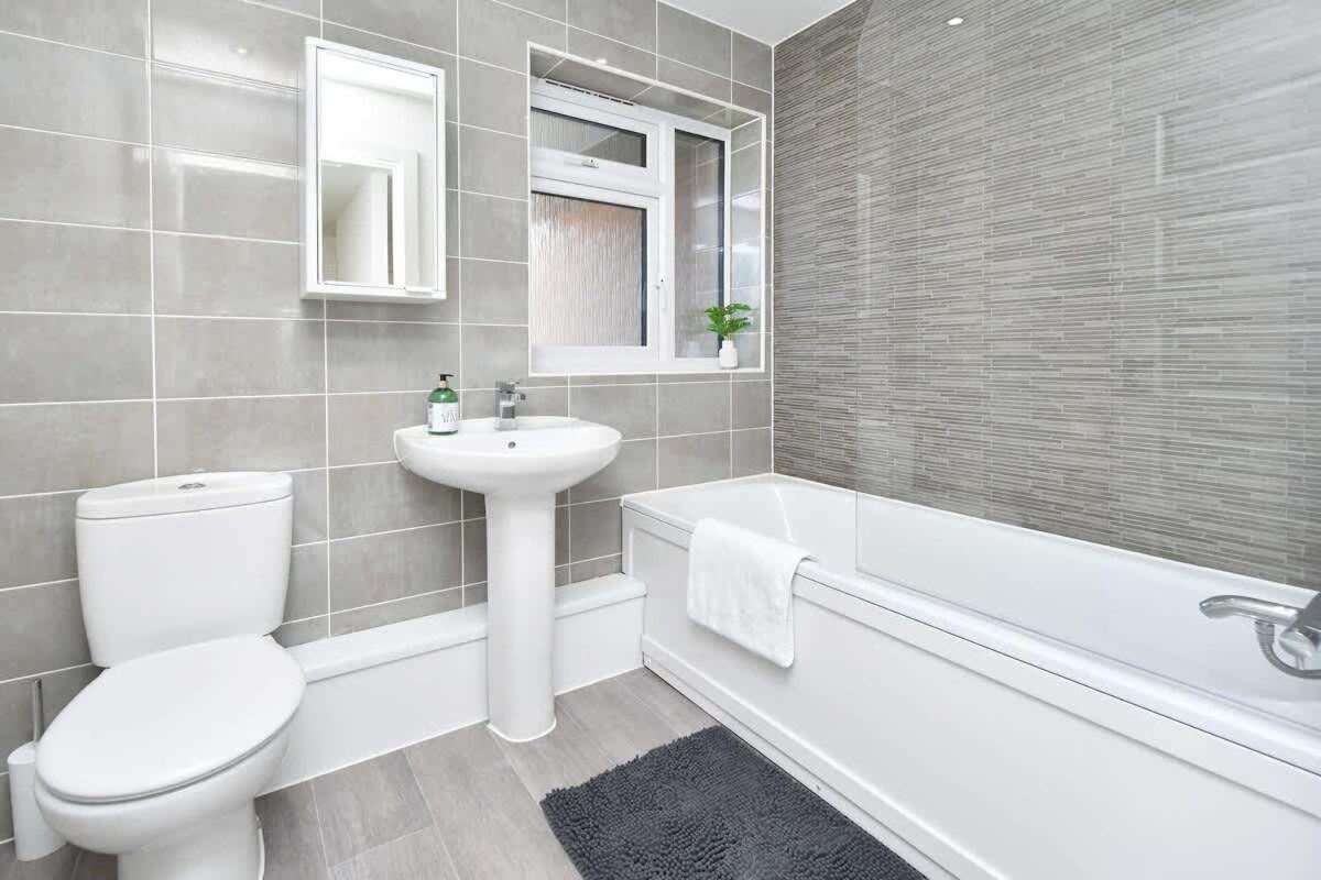 Regal House By True Stays - 3 Bedroom House In Stoke-On-Trent Stoke-on-Trent Exterior foto