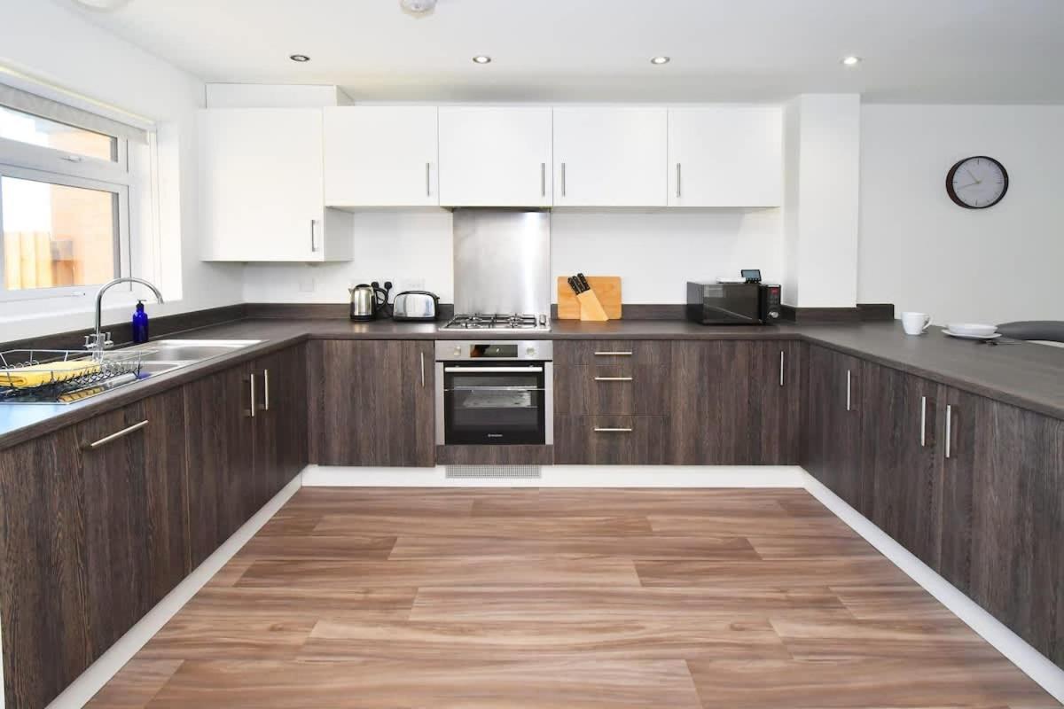 Regal House By True Stays - 3 Bedroom House In Stoke-On-Trent Stoke-on-Trent Exterior foto