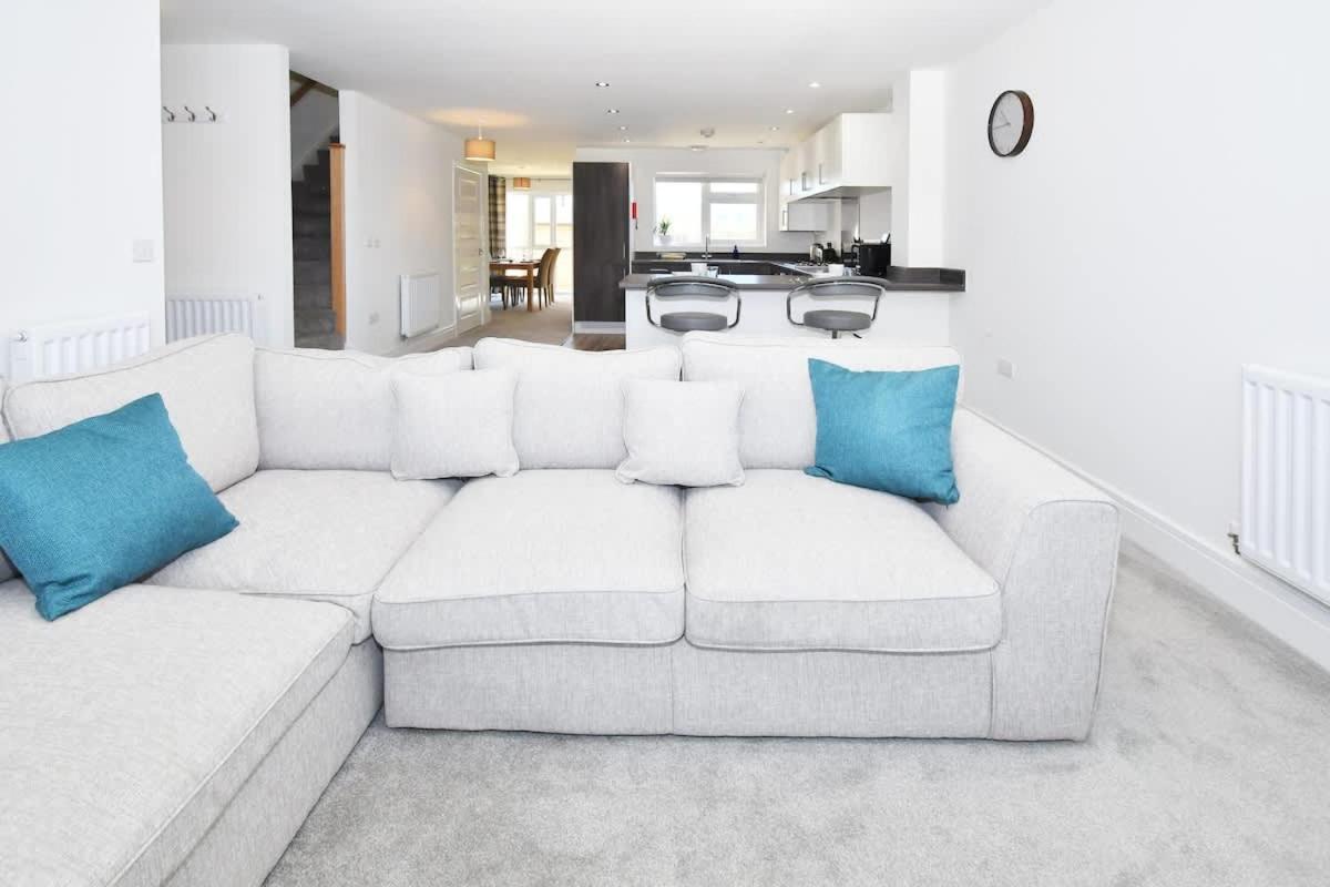 Regal House By True Stays - 3 Bedroom House In Stoke-On-Trent Stoke-on-Trent Exterior foto